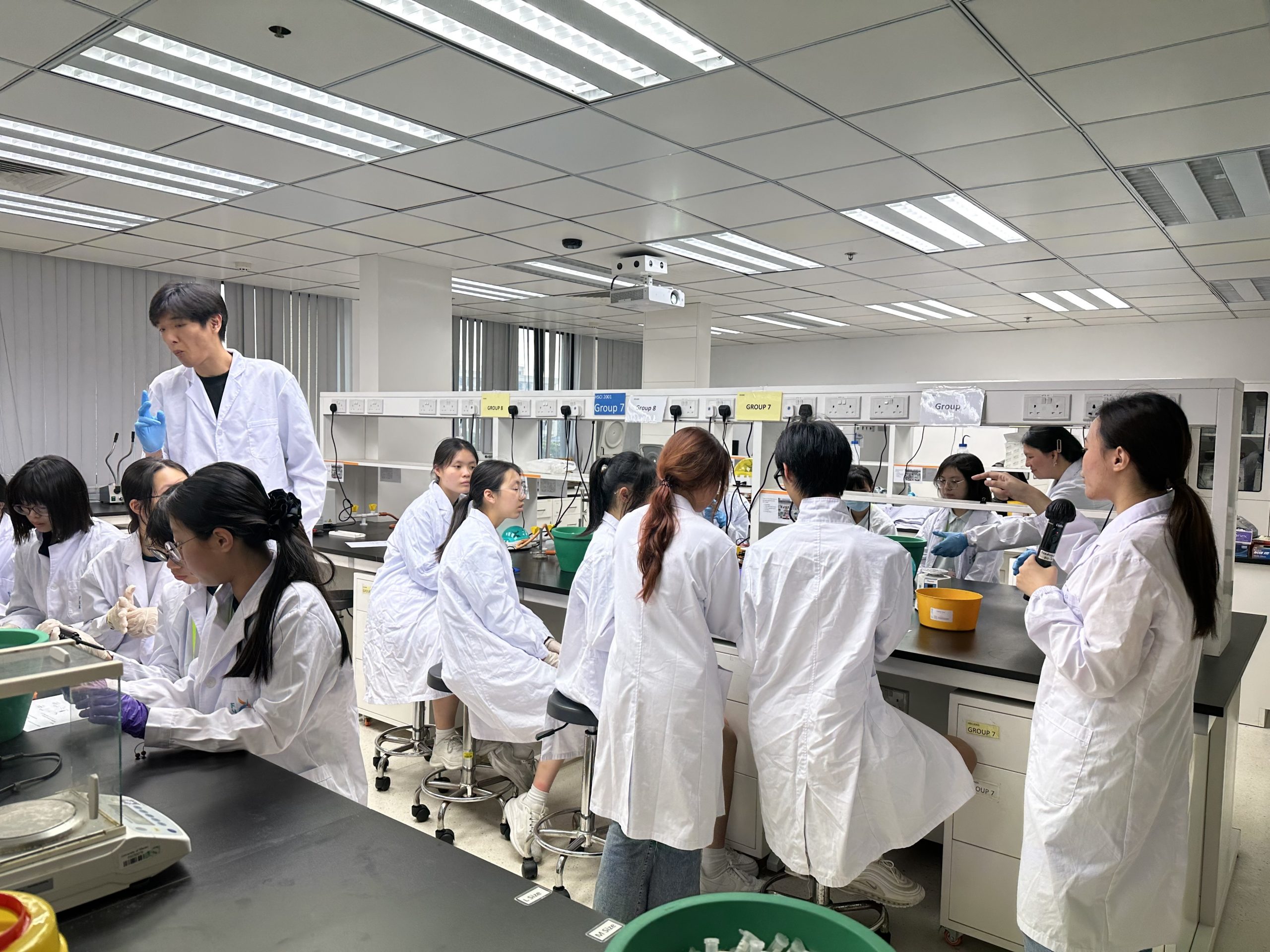 UM FHS holds science outreach activity ‘The Pursuit of Research’ to nurture future researchers
