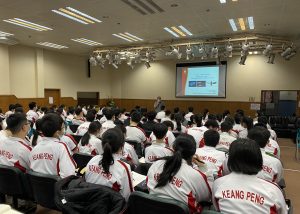 FHS science talk raises local high school students’ interest in transgenic technology