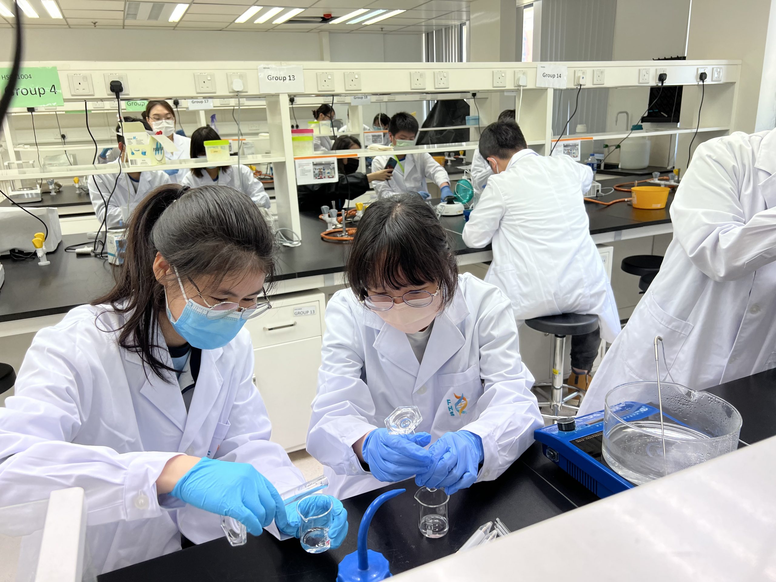 UM FHS organises field trip to inspire secondary students’ interest in scientific research