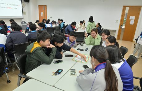 UM holds science outreach activity to inspire secondary students’ interest in scientific exploration