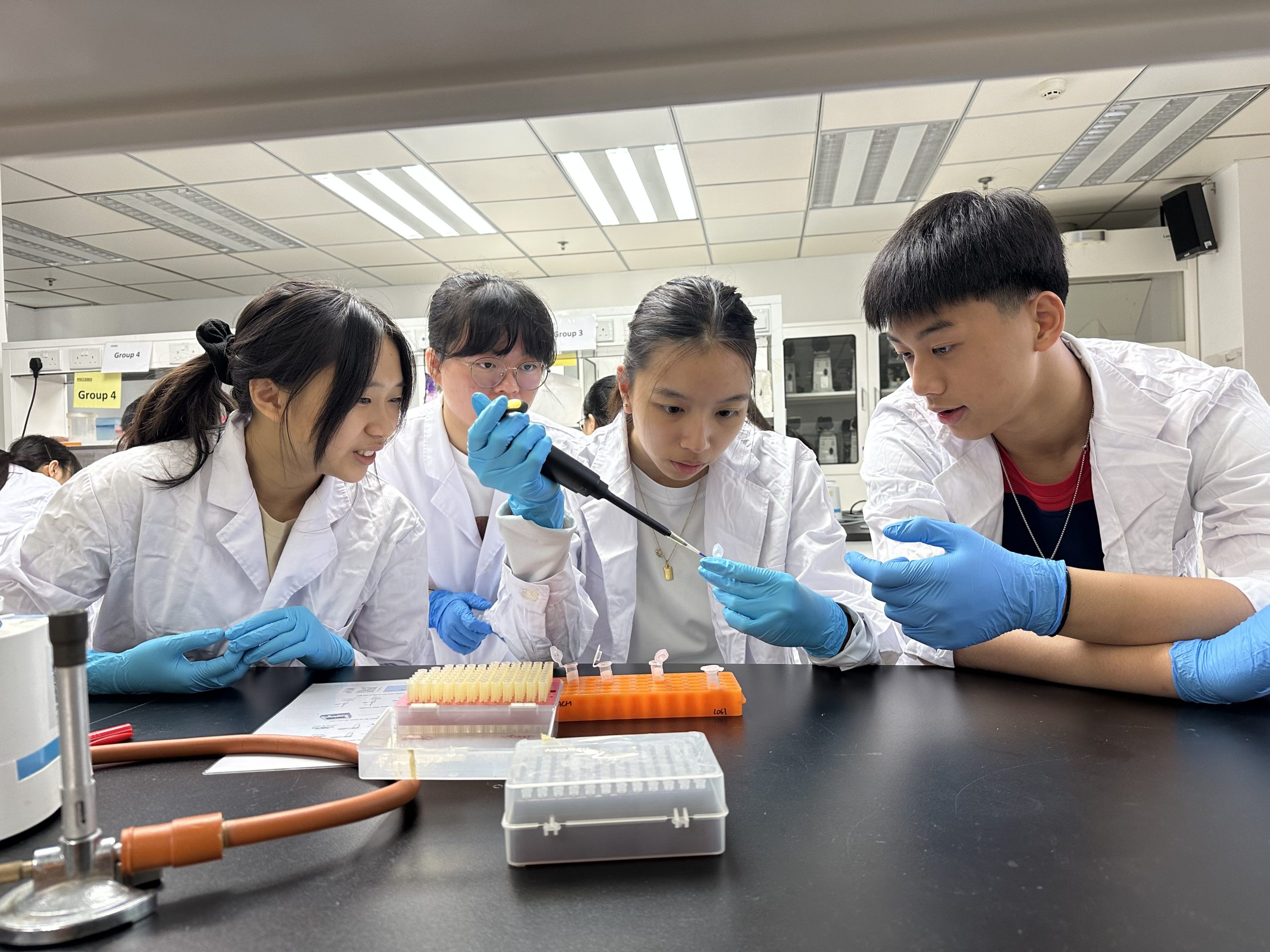 UM FHS holds ‘The Pursuit of Research’ to inspire secondary school students’ interest in biomedical sciences