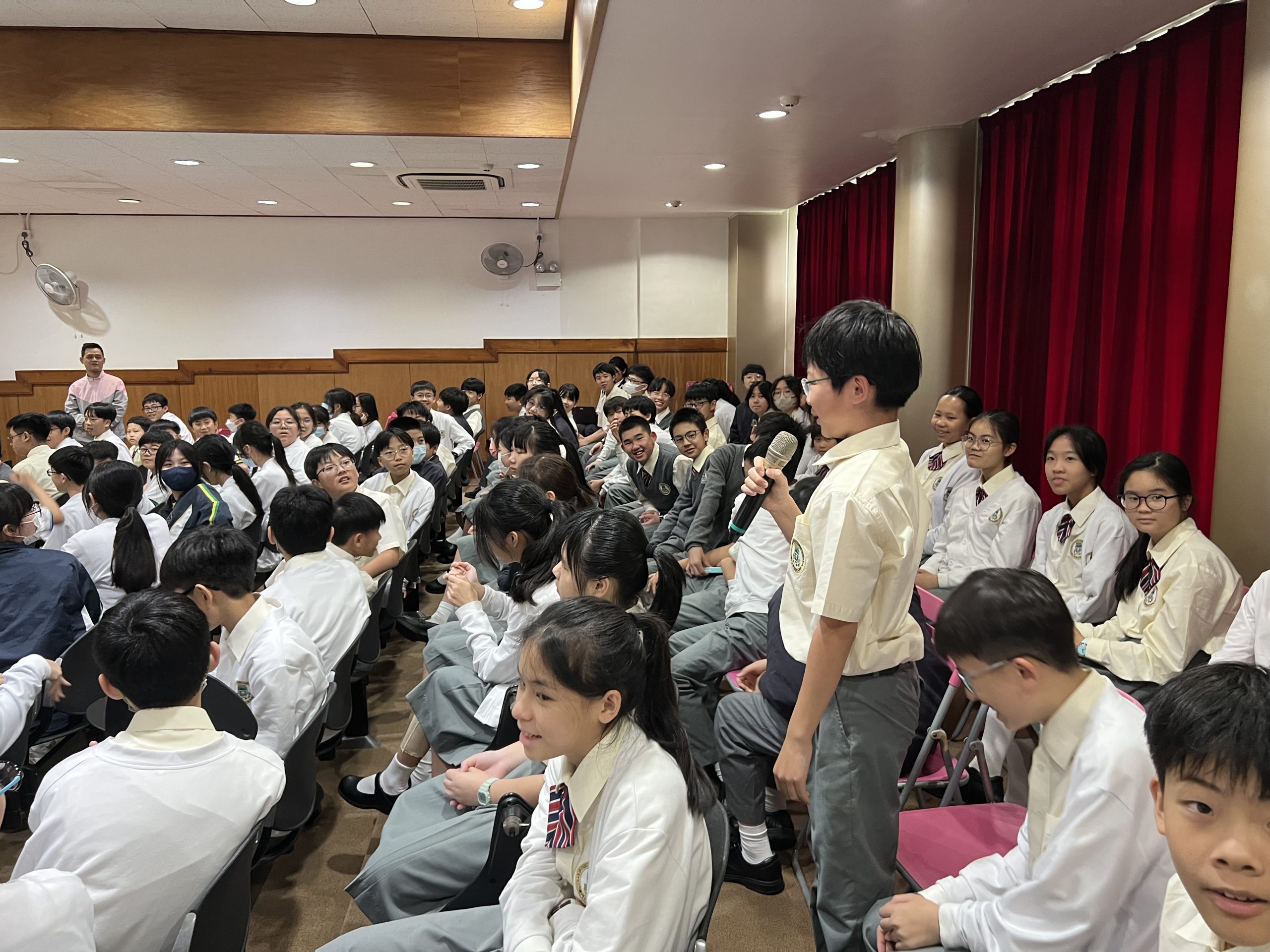UM FHS holds talks on life science for secondary school students