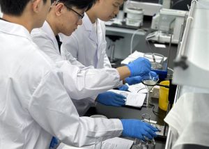 澳大健康科學營點燃中學生對科學研究的熱情