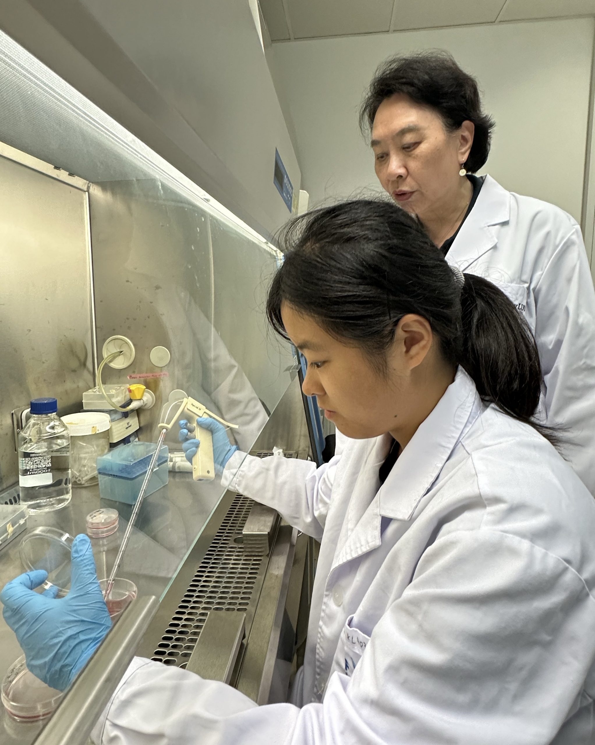 澳大健康科學學院實驗室實習計劃激發本地青少年對生物醫藥學研究的熱情